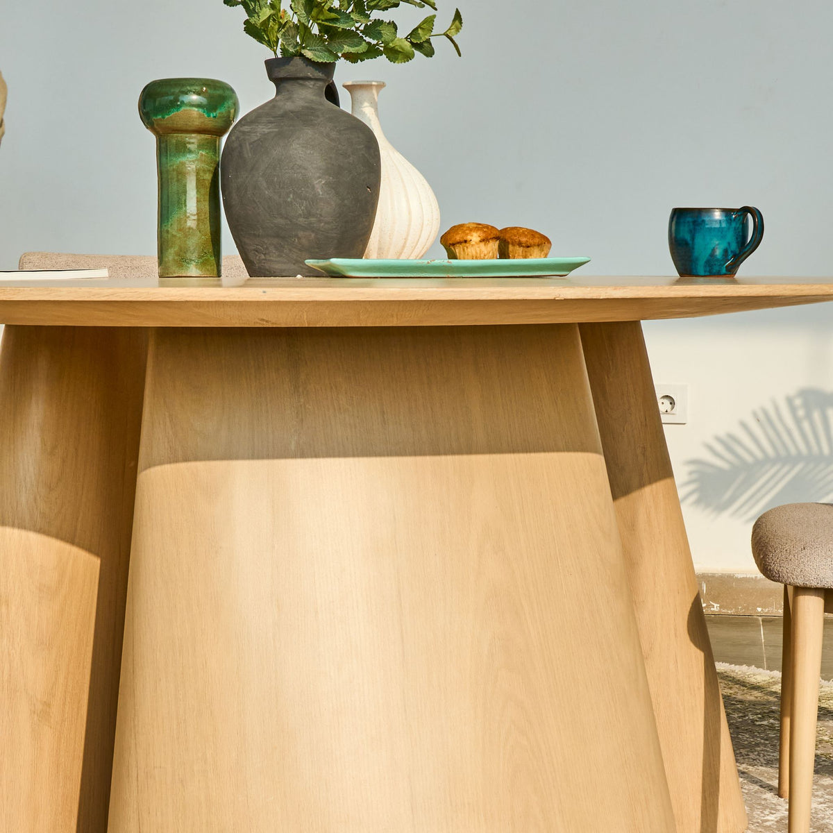 Shell Breakfast Table Shell dining table