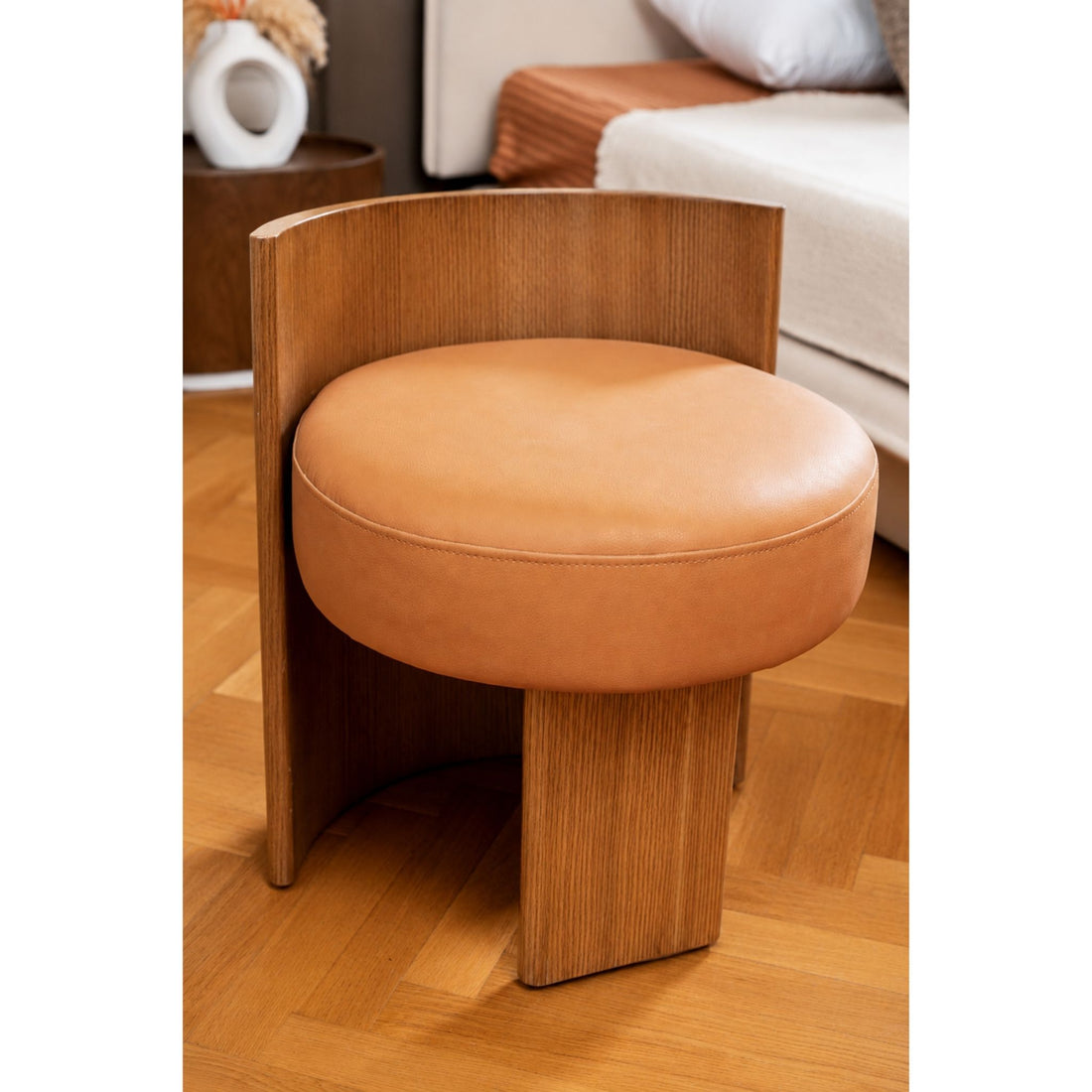 Aeroloom Dresser chair